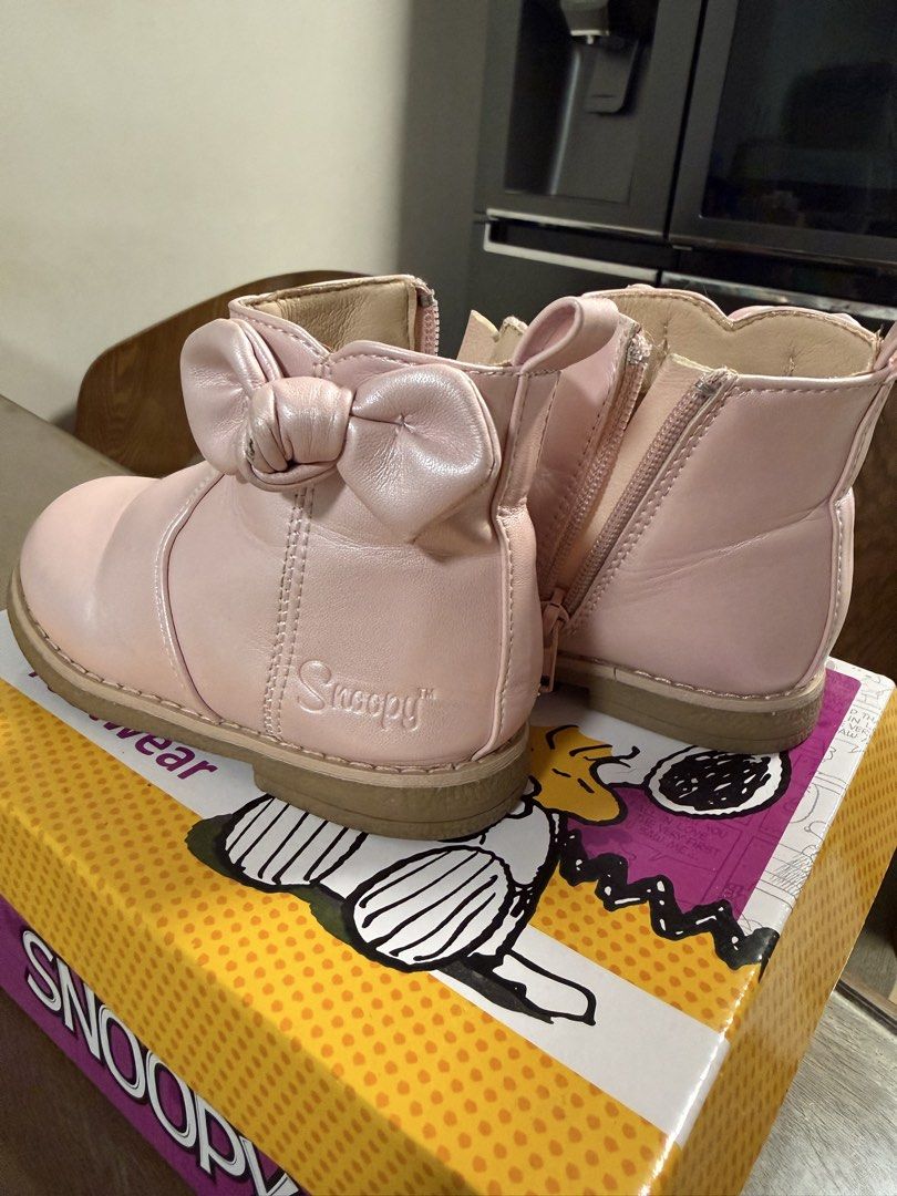 Snoopy Boots EU 23 (Category: Babies & Kids Fashion) located in Quezon City. Submitted by mertrsl (Listing ID 1460992960, Image 2). Description: .