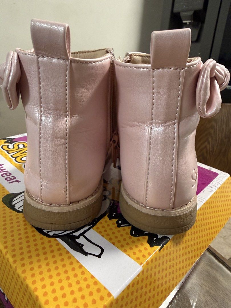 Snoopy Boots EU 23 (Category: Babies & Kids Fashion) located in Quezon City. Submitted by mertrsl (Listing ID 1460992960, Image 3). Description: .
