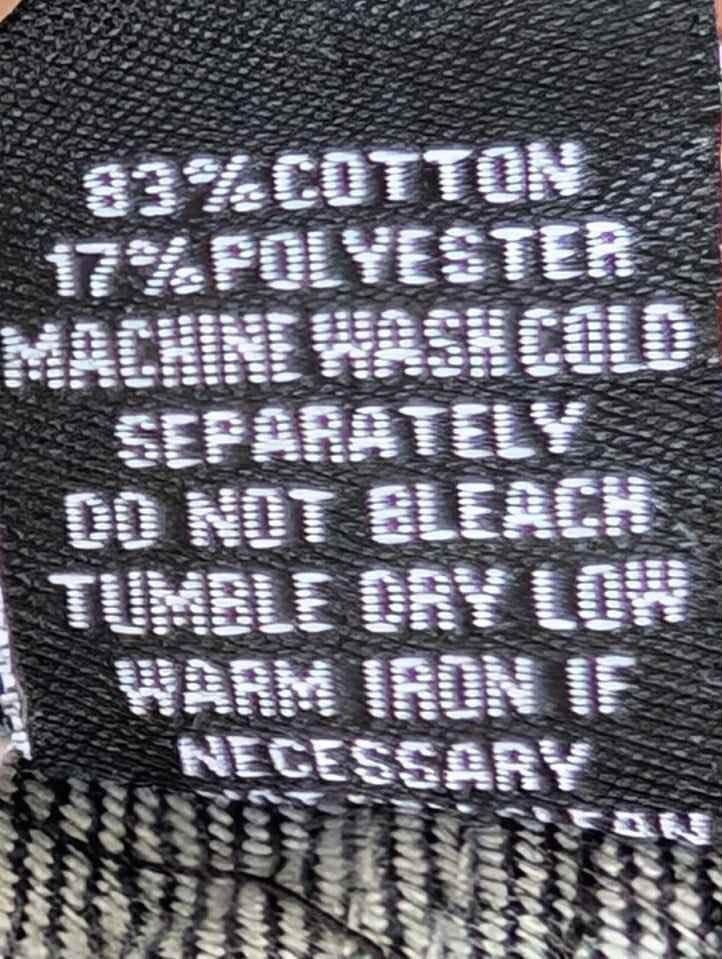 Southpole 2000’s release Punk Jorts (Category: Jeans) located in Caloocan City. Submitted by symoniki (Listing ID 1460962719, Image 3). Description: Tagged Waist-34 Outseam-61cm /24in Leg opening- 30cm /12in Rise- 30cm /12in Back pockets- 17 x14cm -Fitting is US based Punk length honest issue - last picture Negotiable just offer.