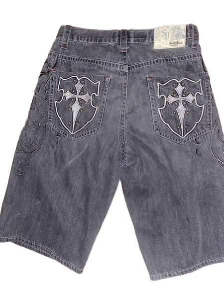 Southpole 2000’s release Punk Jorts (Category: Jeans) located in Caloocan City. Submitted by symoniki (Listing ID 1460962719, Image 1). Description: Tagged Waist-34 Outseam-61cm /24in Leg opening- 30cm /12in Rise- 30cm /12in Back pockets- 17 x14cm -Fitting is US based Punk length honest issue - last picture Negotiable just offer.