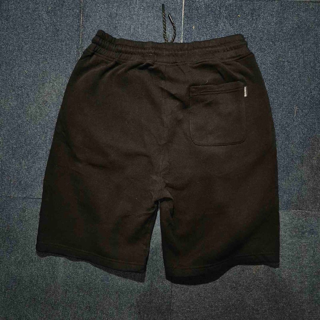 Southpole Modern Tech-Fleece Sweat Shorts (Category: Shorts) located in Consolacion. Submitted by thrift.ting (Listing ID 1460974158, Image 2). Description: Condition: 9.5/10 Color Rate; 9.5/10 DETAILED FLAT-LAY MEASUREMENTS: -Waist: 15.5 inches (Laid flat, unstretched — fits 30–32" waist comfortably, stretches up further) -Front Rise: 13 inches (High-rise comfort layout) -Inseam: 8.5 inches -Outseam (Total Length): 21.5 inches -Leg Opening: 10.5