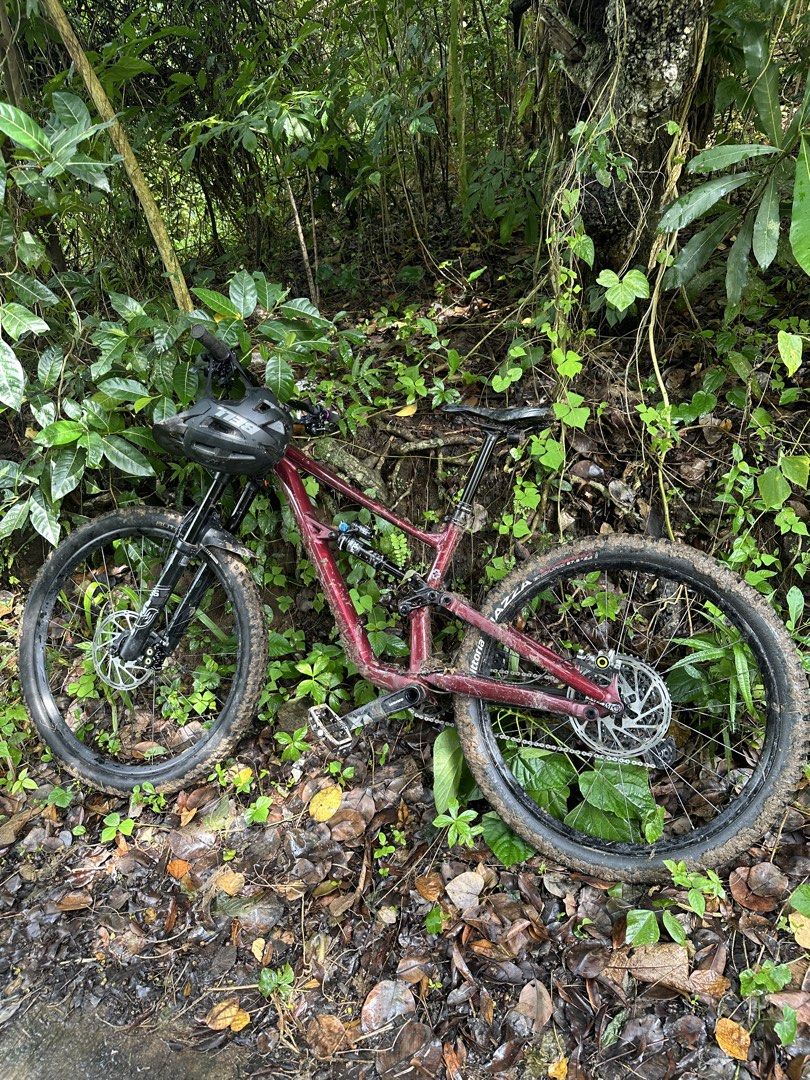 Specialized status 160 Mountain Bike (Category: Bicycles) located in Batangas. Submitted by arvinmiguel (Listing ID 1461112858, Image 2). Description: Built bike Upgrades cockpit Raceface next carbon bar 35mm Raceface 35mm turbine Raceface grips Shigura brakeset Slx lever m7100 Magura mt5 caliper front Magura mt7 caliper back.