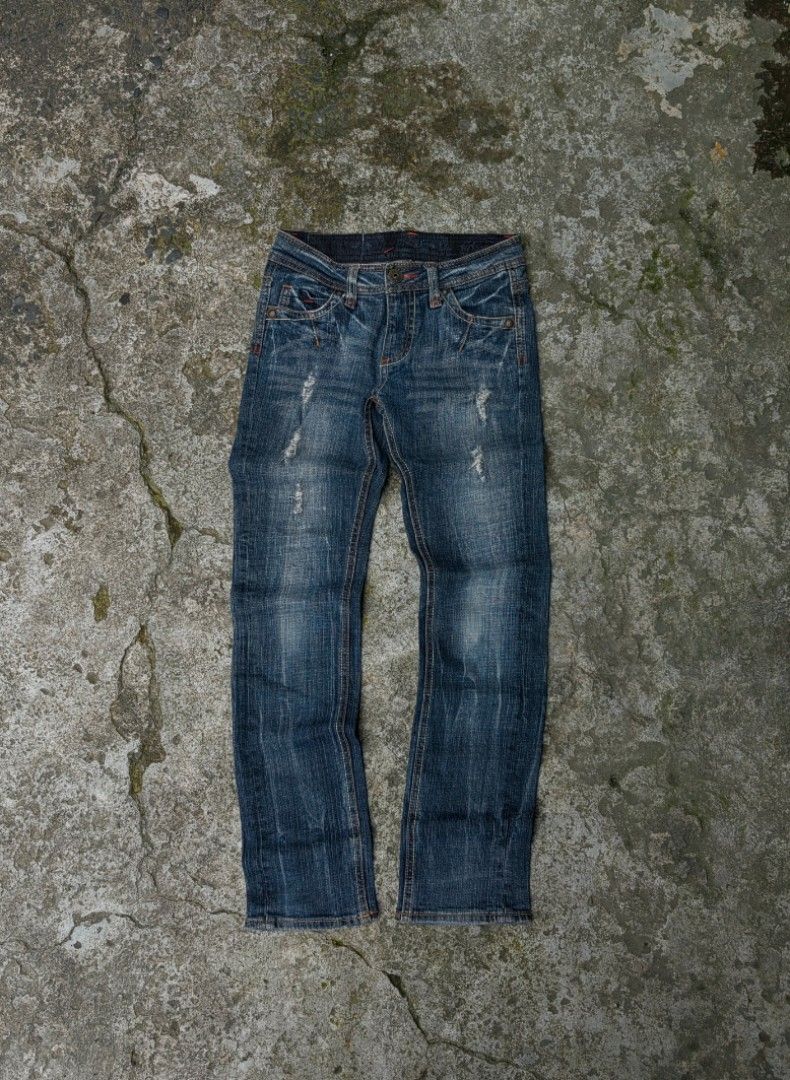 Spicy Denim Jeans (Category: Jeans) located in Taguig. Submitted by xurocurations (Listing ID 1461013390, Image 1). Description: -27 Waist -9 Crotch -39 Length -9 Thighs -7 Knees -6 Hem -30.5 Inseam.