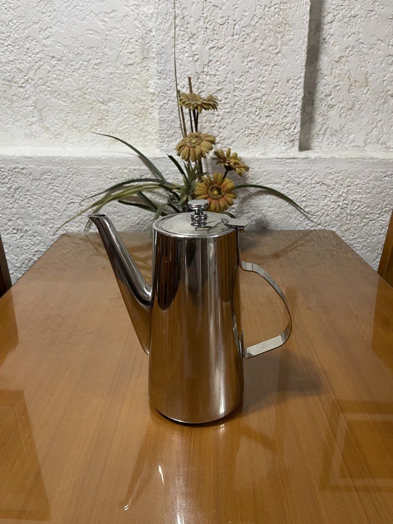 Stainless Steel Pitcher / Kettle 1L (Category: Cookware & Accessories) located in Quezon City. Submitted by doublelkitchenware (Listing ID 1460971402, Image 1). Description: Stainless Steel Pitche / Kettle 1L capacity 9x21.5cm Induction / Gas / Electric Makapal and mabigat Fully clad Minimal sign of usage Pick up or shipping via lalamove Provincial 🚚j&t Novaliches Qc .