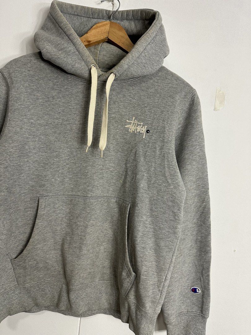 Stussy Hoodie (Category: Coats, Jackets and Outerwear) located in Las Pinas. Submitted by archimedes.joaquin (Listing ID 1460963773, Image 3). Description: good condition - 9/10 color rate - sz S-Medium 20 width 25 length - issue: hairline cracks sa likod at stain sa hoodpart.
