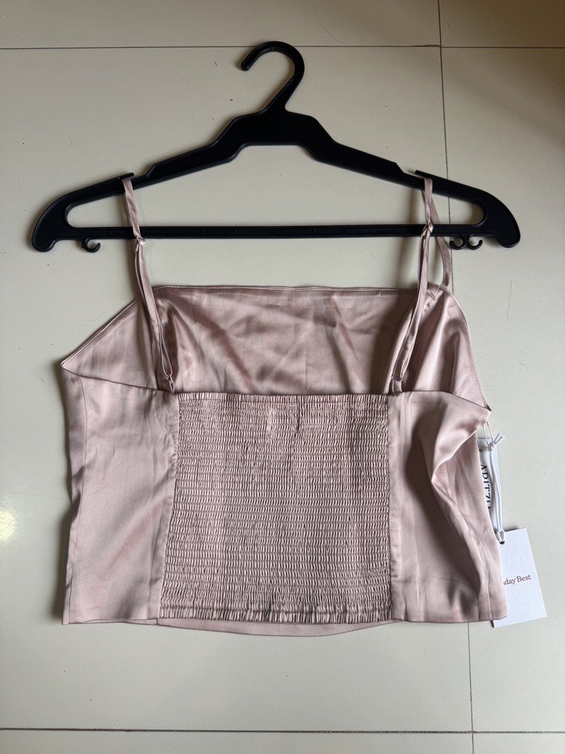 Sunday Best Shimmer Camisole (Category: Sleeveless) located in Santa Rosa. Submitted by meldeclutters (Listing ID 1461015393, Image 3). Description: Sunday Best Shimmer Camisole Damask Pink in Medium Aritzia Never Been Worn Brand New With Tags.