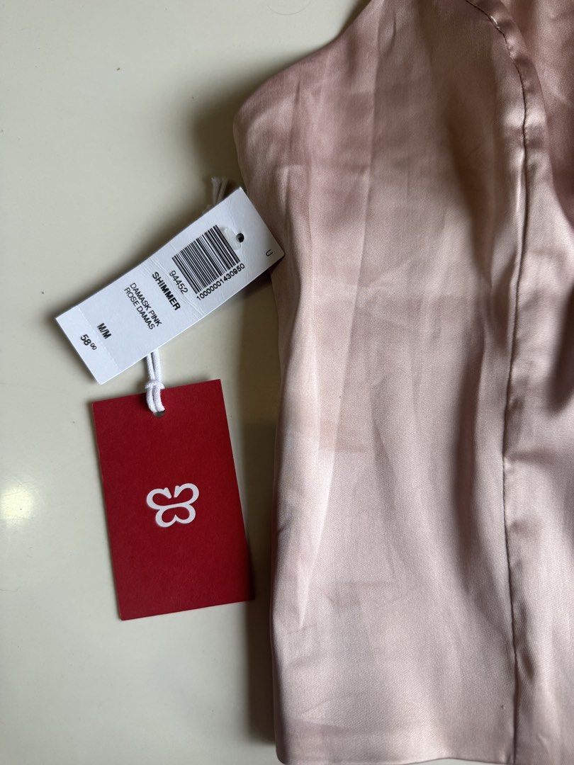 Sunday Best Shimmer Camisole (Category: Sleeveless) located in Santa Rosa. Submitted by meldeclutters (Listing ID 1461015393, Image 2). Description: Sunday Best Shimmer Camisole Damask Pink in Medium Aritzia Never Been Worn Brand New With Tags.