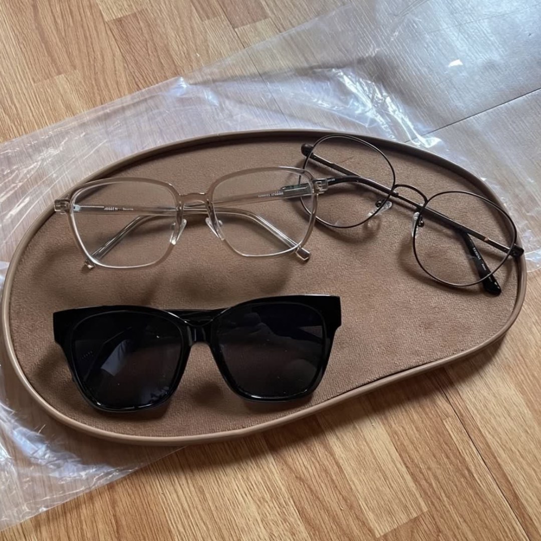 Sunnies Pebble Tray (Category: Other Accessories) located in Manila. Submitted by lovedchrx051201 (Listing ID 1461091475, Image 2). Description: It’s so cutesy! Pwedeng lalagyan din ng accessories 🫶🏻 Not used. Got this as freebie, will not use so sell nalang. Loc: Bulacan MOP: Gcash or Gotyme MOD: Jnt or Lalamove .