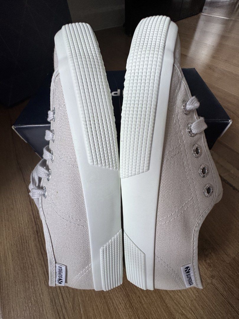 Superga 2750 Cotu Classic Light Grey Sneakers (Category: Sneakers) located in Taguig. Submitted by misstangerine (Listing ID 1460934950, Image 2). Description: - Brand: Superga - Model: 2750 Cotu Classic - Color: Light Grey - Style: Classic low-top canvas - Sole: Rubber - Condition: Brand new, never worn - Includes: Original box - Reason for Selling: Incorrect size.
