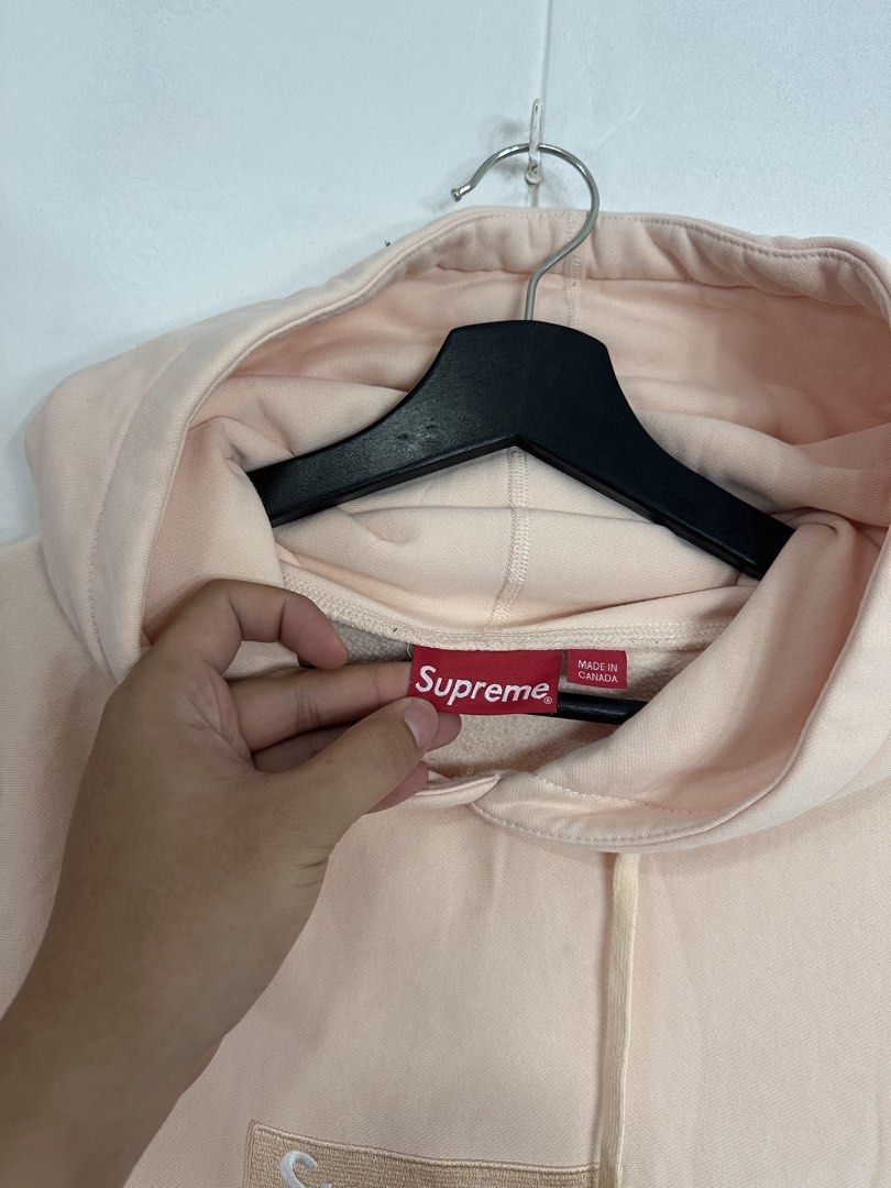 Supreme Box Logo Hoodie (Category: Coats, Jackets and Outerwear) located in Las Pinas. Submitted by archimedes.joaquin (Listing ID 1460949262, Image 3). Description: Excellent condition - heavy cotton - 9.5/10 color rate - sz small on tag american sz can fit M-semi Large 21 width 26 length - No issue.