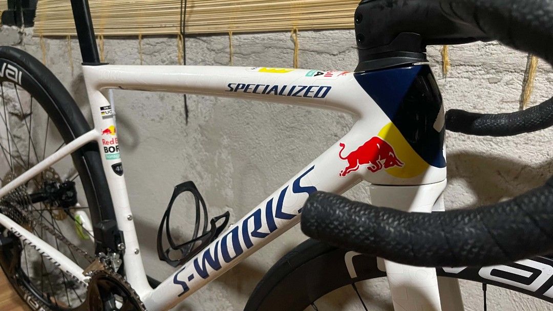 SWORKS SL8 WHOLE BIKE RUSH (Category: Bicycles) located in Manila. Submitted by louis_0801 (Listing ID 1461016694, Image 3). Description: NEGOTIABLE IF PICK UP! February 2026 Build! Used less than 300KM! Change of Plans upgrad malala! Sworks SL8 49 (XS) Taiwan Red Bull Edition Roval Rapide Cockpit 38x100mm With Garmin Mount Selle Italia Saddle (Replica) 105 Di2 Groupset 105 Di2 Shifters & Calipers Ultegra 12s Chain 105 Rotors (160/140) 105 Di2 RD