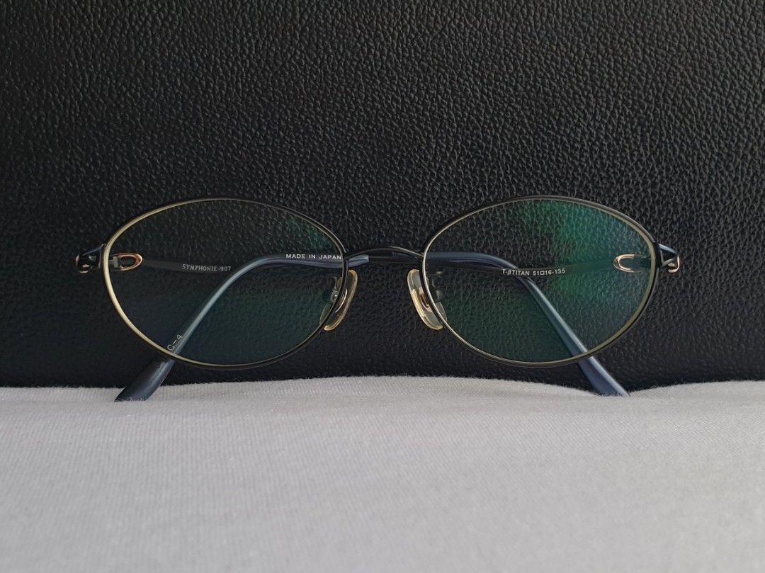 Symphonie Oval Eyeglass Frame (Category: Sunglasses & Eyewear) located in Quezon City. Submitted by WasalakTwo (Listing ID 1461034479, Image 3). Description: Bought in Japan Durable and high quality Excellent condition Clean and presentable Lens are graded, but replaceable Open for delivery nationwide Front Width 13cm Front Height 3.5cm.