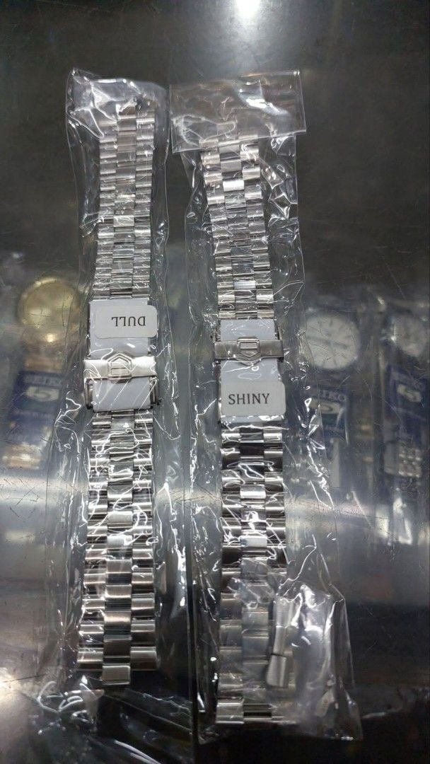 Tag Heuer 2000 Watch Bracelet (Category: Men's Watches) located in Manila. Submitted by honeyrox (Listing ID 1460953983, Image 1). Description: - watch straps available: Shiny finish and Dull finish. - Both feature a secure and convenient deployment clasp. - Ideal for replacing your old strap or upgrading your watch's look. - Brand new - Enhance your watch's style and comfort. - lug width 20mm - payment via bpi gcash maya gotyme - shipping should