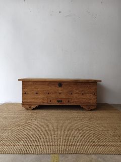 (Category: ) located in . Submitted by curatorthehome (Listing ID 1460988510, Image 1). Description: .