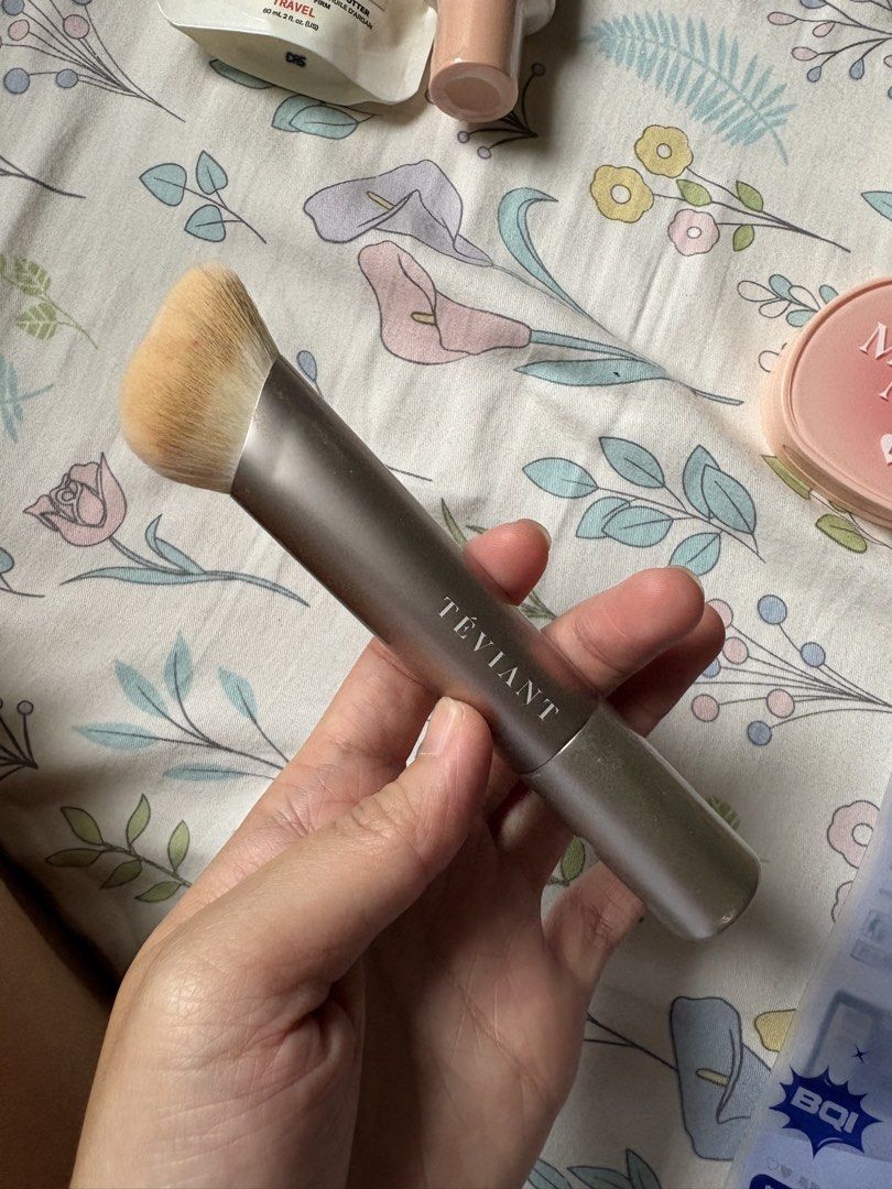 Teviant foundation brush (Category: Makeup) located in Taytay. Submitted by angeltyyyy (Listing ID 1461062806, Image 2). Description: selling this foundation brush from Teviant :) used once lang kasi nagtry lang brush for my foundation but i prefer my beauty blender hehe will also clean using a brush cleaner before shipping :) bought for ₱600 from orange app 🫶🏻 loc: taytay, rizal.
