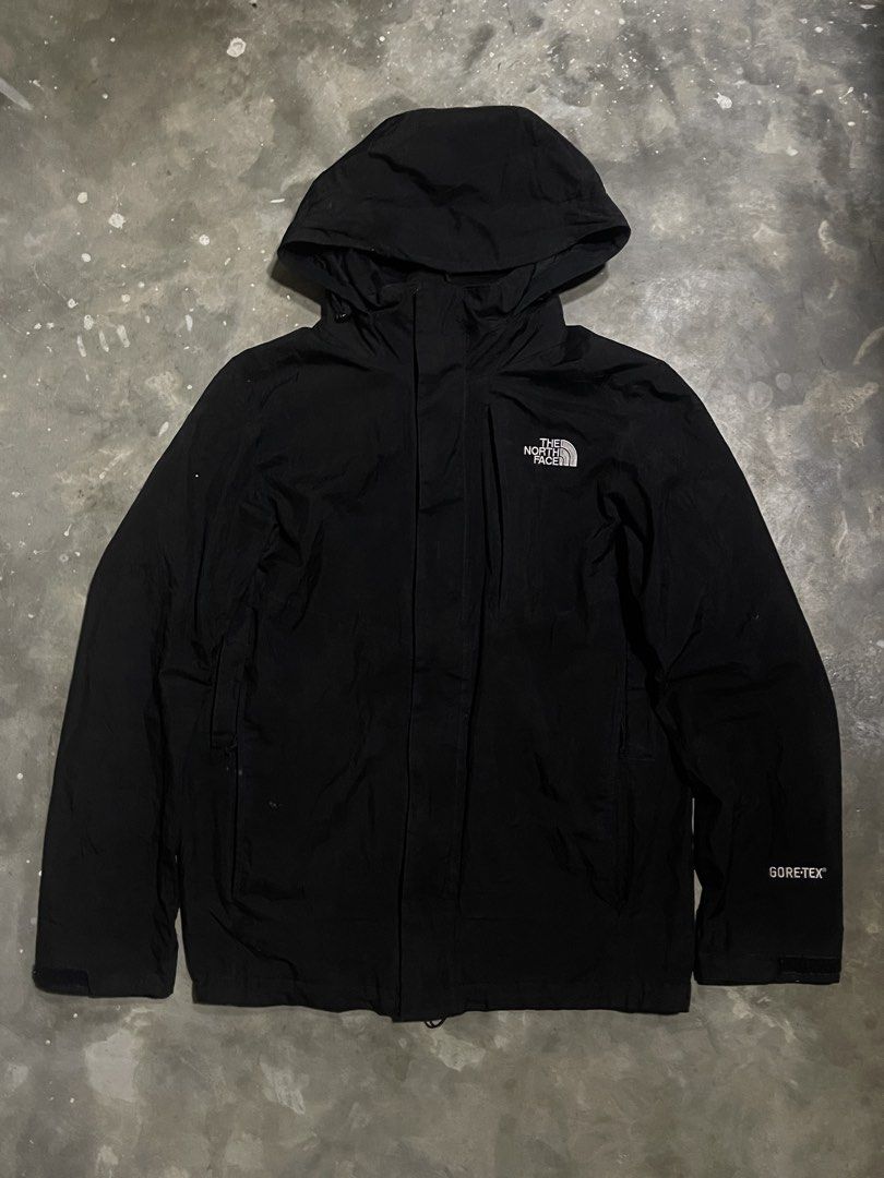 The North Face Gore-Tex Mountain Jacket (Category: Coats, Jackets and Outerwear) located in Manila. Submitted by u_for_u (Listing ID 1461064173, Image 1). Description: ₱: 1,500 W: 22 / L: 27 Condition: 8.8/10 Issues: Small pinhole Location: Santa Cruz, Manila - GORE-TEX Waterproofing - Windproof Shell - Breathable Fabric - Durable Construction - Adjustable and Storeable Hood - Full-Zip Front - Adjustable Cuffs - Outdoor Versatility - Classic Moun