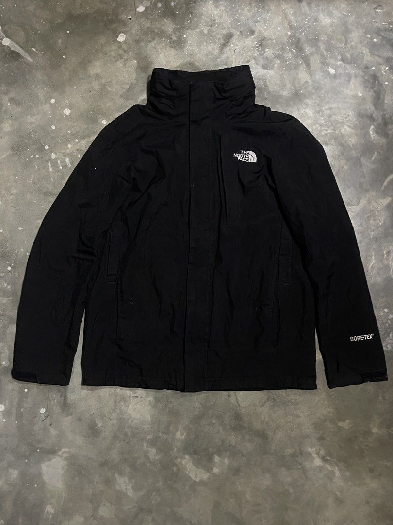 The North Face Gore-Tex Mountain Jacket (Category: Coats, Jackets and Outerwear) located in Manila. Submitted by u_for_u (Listing ID 1461064173, Image 3). Description: ₱: 1,500 W: 22 / L: 27 Condition: 8.8/10 Issues: Small pinhole Location: Santa Cruz, Manila - GORE-TEX Waterproofing - Windproof Shell - Breathable Fabric - Durable Construction - Adjustable and Storeable Hood - Full-Zip Front - Adjustable Cuffs - Outdoor Versatility - Classic Moun