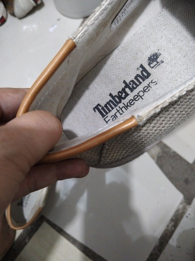Timberland (Category: Slippers & Slides) located in El Salvador. Submitted by francheskaukayukay (Listing ID 1460994924, Image 3). Description: .