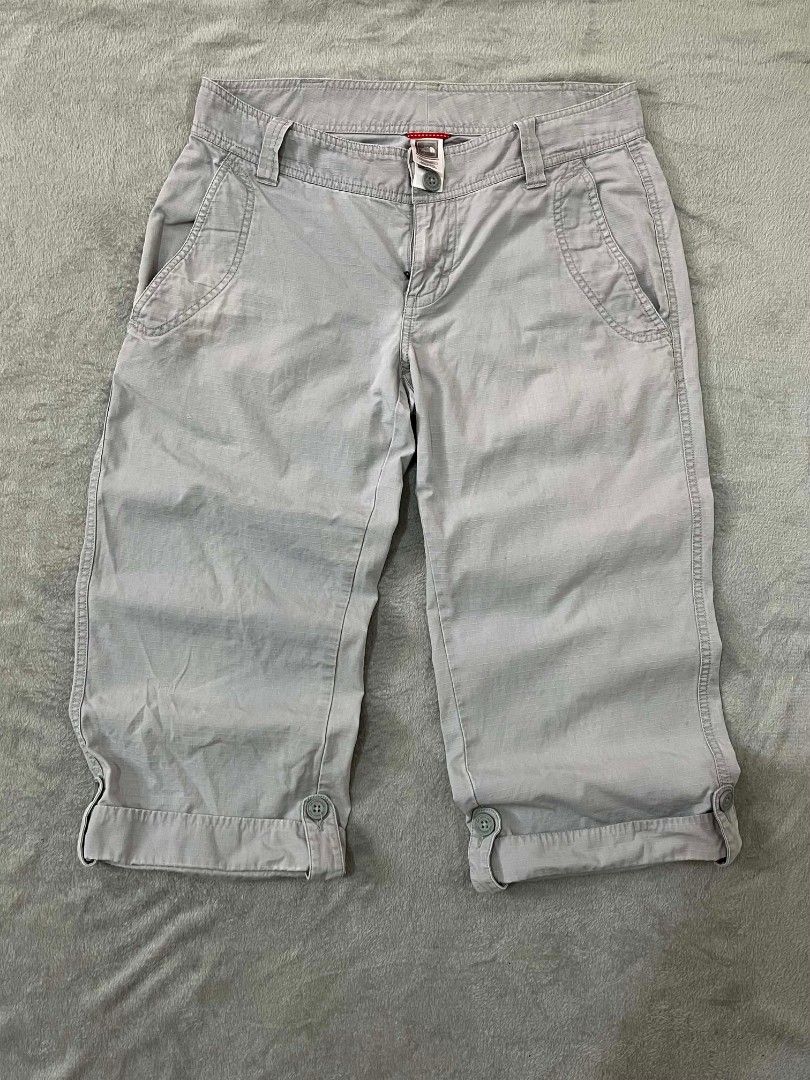 THE north face Capri pants (Category: Other Bottoms) located in Manila. Submitted by zenwind_3cdc42 (Listing ID 1461051413, Image 1). Description: The North Face women’s roll-up capri hiking pants • Convertible Cuffs: Easily roll the leg hems up and secure them with the built-in button-tabs to convert them into a shorter capri fit. •Authentic TNF 2004 Release •9/10 Condition •9/10 Color Rate •Complete care tags and buttons •₱899 Only Below SRP •F