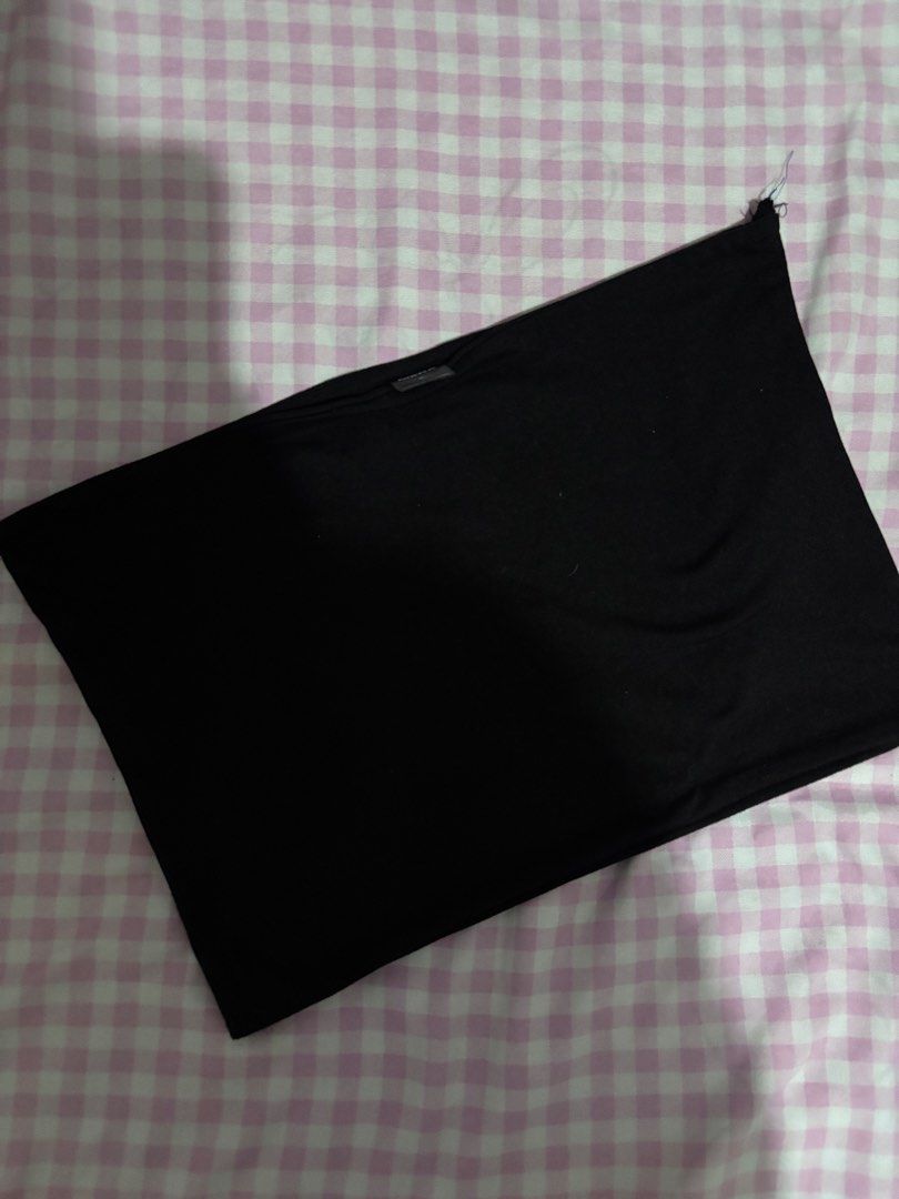 tube & sando bundle (Category: Sleeveless) located in Manila. Submitted by iyahpreloved_ (Listing ID 1461016238, Image 2). Description: clota sando large size mera tube medium size 50 each! .