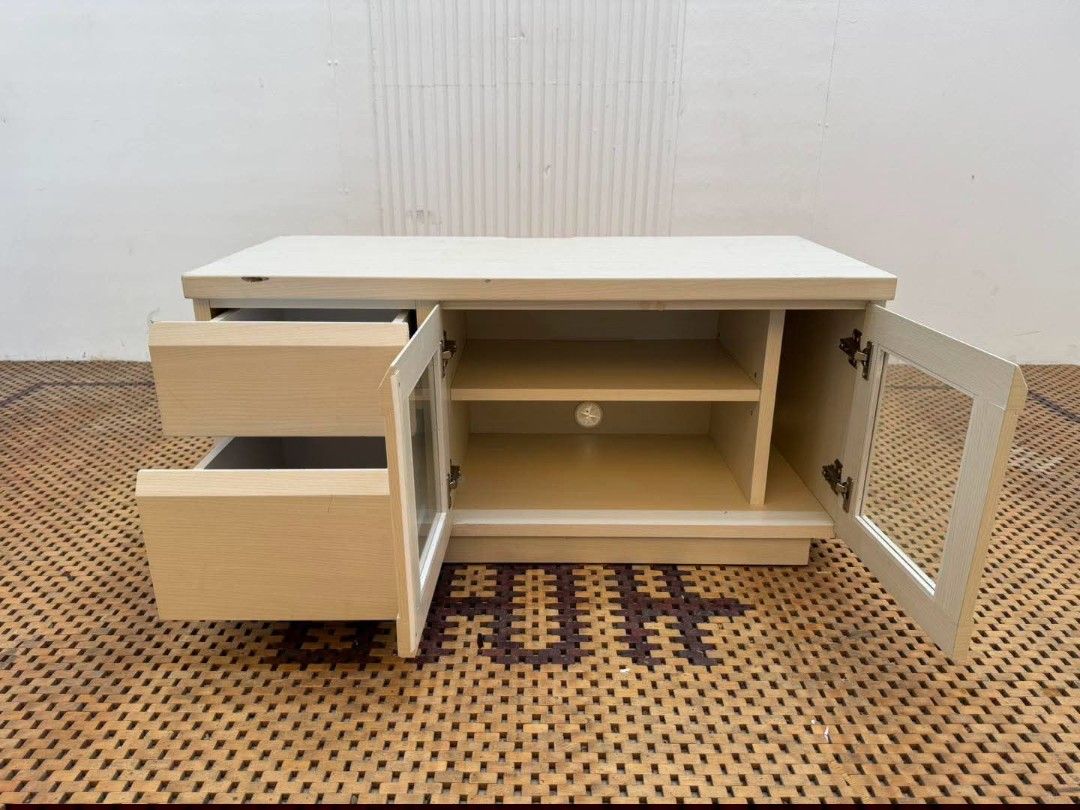 Tv Rack (Category: TV Consoles) located in Meycauayan. Submitted by marygracecasimiro (Listing ID 1460953416, Image 2). Description: Compact White TV Rack with Drawers Price: 5,000 L35.5 x W16 x H17.5 In good condition🩷🧡.