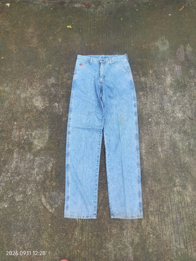 Twenty X Long Leg Jeans Light Wash (Category: Jeans) located in Caloocan City. Submitted by haruconcep52476 (Listing ID 1461073695, Image 2). Description: Dimensions W31 × L47 Good condition Color rate 9 Need wash - Classic light wash denim - Straight leg fit - Two front pockets - Two back pockets with red tab detail - Ideal for everyday wear - Simple and versatile style.
