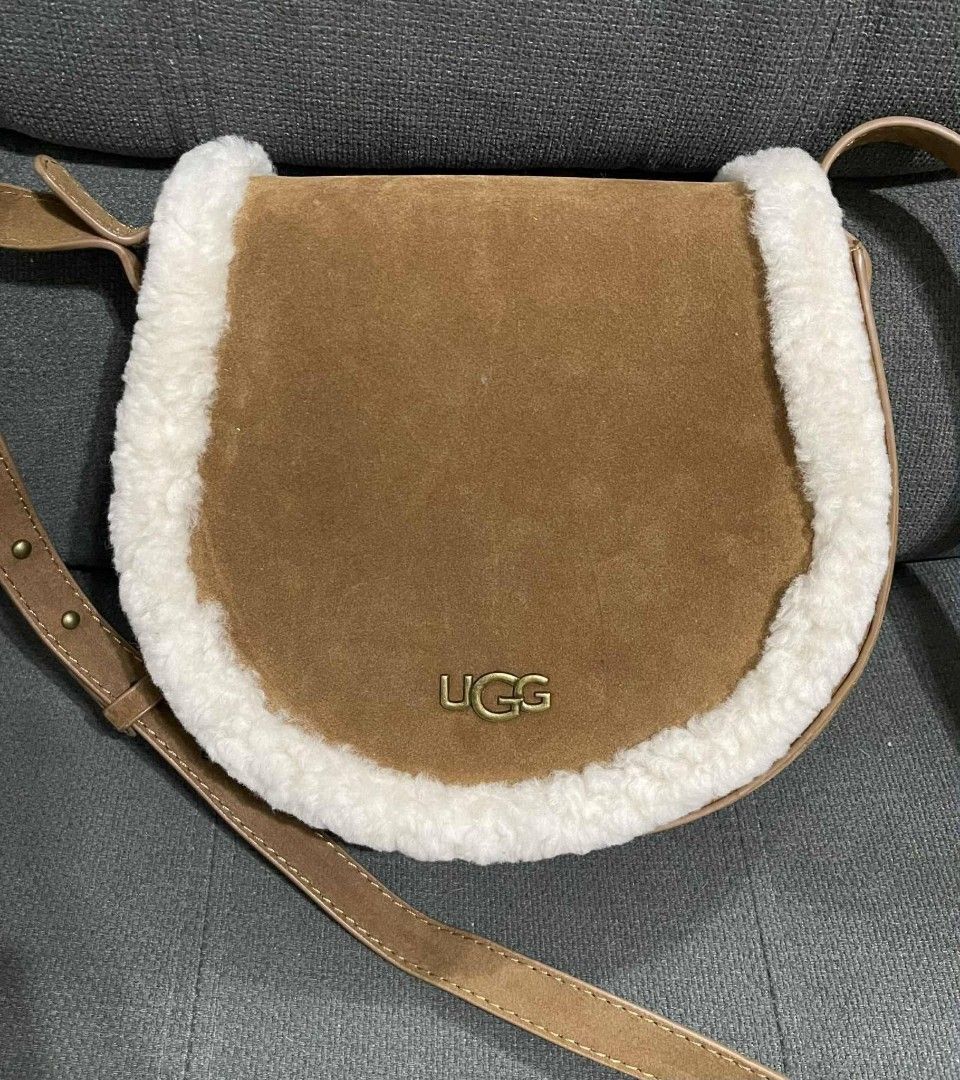 UGG Heritage (Category: Cross-body Bags) located in Quezon City. Submitted by luxxechic (Listing ID 1461004501, Image 3). Description: with etiketa suede material good as new. with dust bag actual photo poste japan preloved mop: gcash.