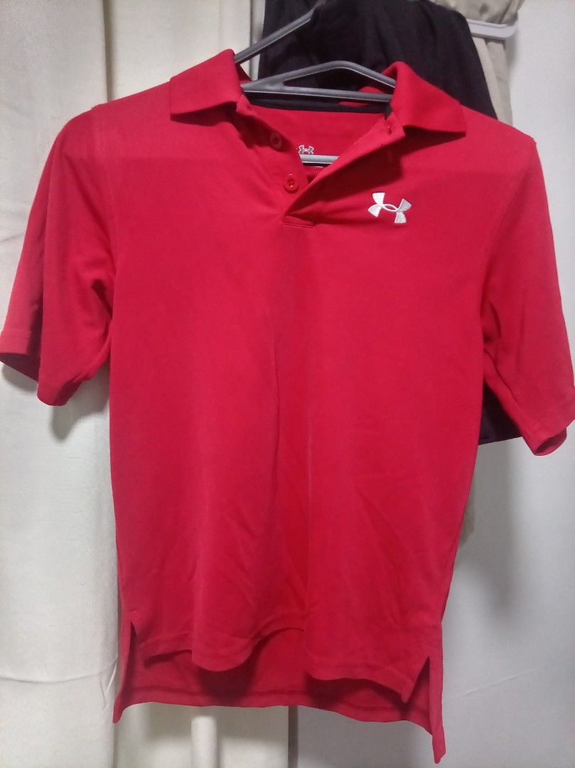 Under Armour (Category: Babies & Kids Fashion) located in Noveleta. Submitted by j_c2026 (Listing ID 1461084970, Image 1). Description: DECLUTTERING SALE! 👕 Under Armour - Small/Medium Condition: 9/10 - 2x lang nagamit, no flaws Color: Red Price: 320 only Location: Kawit | Meetup pag medyo malapit or Lalamove COD RFS: Hindi na kasya.