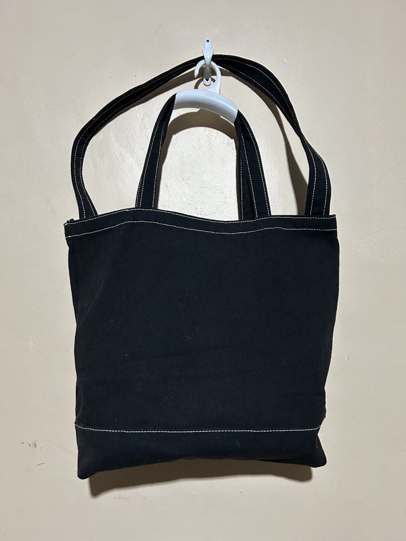 UNDERCOVER - FW06 “GURUGURU” TOTE BAG (Category: Sling Bags) located in Dasmarinas. Submitted by pseudonym. (Listing ID 1461059889, Image 3). Description: UNDERCOVER - “GURUGURU” TOTE BAG FROM FALL-WINTER 2006 SEASON EXCELLENT CONDITION NO FLAWS feel free to inquire quick replies .