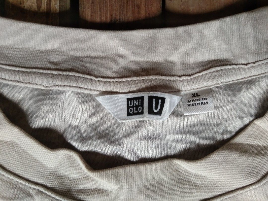 Uniqlo airism tes (Category: Tshirts & Polo Shirts ) located in Aloran. Submitted by ingsikthrifting (Listing ID 1460933973, Image 2). Description: Very excellent condition No issue just need wash Color rate 9.5/10 Width 23 Length 28.