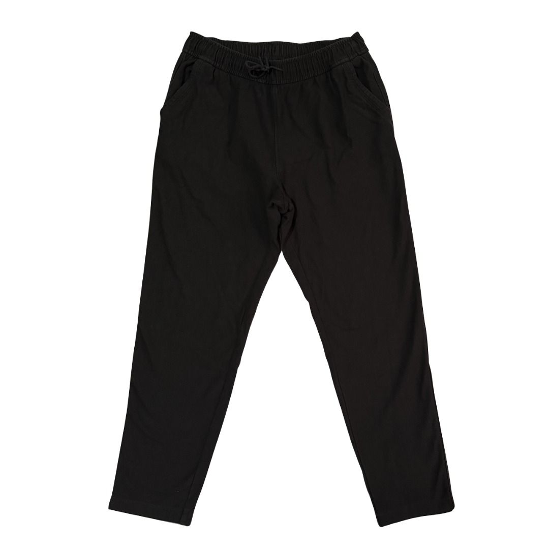 Uniqlo Black Jogger Pants (Category: Other Bottoms) located in Dasmarinas. Submitted by kiyanah (Listing ID 1461090604, Image 1). Description: - black jogger pants - bought this back in 2018 - a BIT faded RFS: decluttering Measurement: Length - 35 inches Waist (circumference) - 28-29 inches.