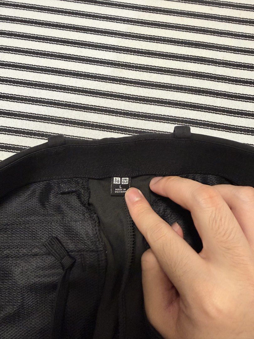 Uniqlo Black Smart Ankle Pants (Category: Jeans) located in Cavite. Submitted by mosesangelo (Listing ID 1461039219, Image 2). Description: - Condition: 8.5/10.