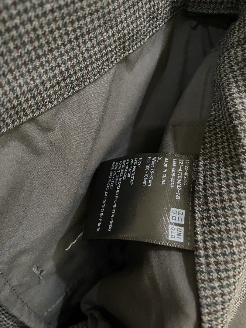 Uniqlo Dark Gray Houndstooth Pattern Trouser Pants (Category: Other Bottoms) located in Taguig. Submitted by maly01_ (Listing ID 1461014337, Image 3). Description: Size XL dm for inquiries :).