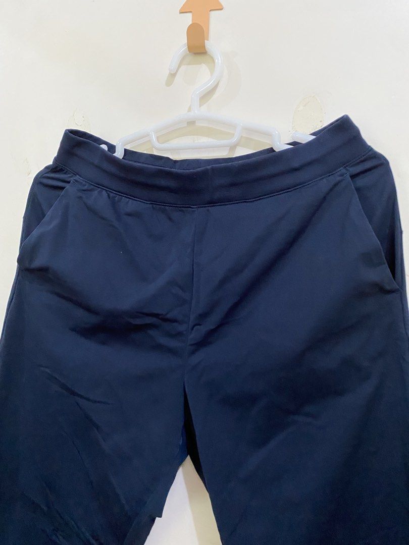 Uniqlo Navy Blue Pants (Category: Other Bottoms) located in Taguig. Submitted by maly01_ (Listing ID 1461012443, Image 2). Description: dm for inquiries :).