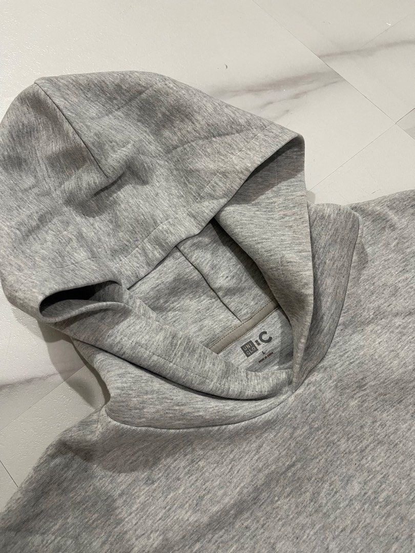 UNIQLO OVERSIZED PULLOVER HOODIE (Category: Coats, Jackets and Outerwear) located in Quezon City. Submitted by ryanj26 (Listing ID 1460976896, Image 3). Description: Uniqlo Oversize Pullover Hoodie Size: Large Dimes: 23 x 28 inches Quality: 100% excellent condition NO ISSUE Selling for only 1,200 Thank you.