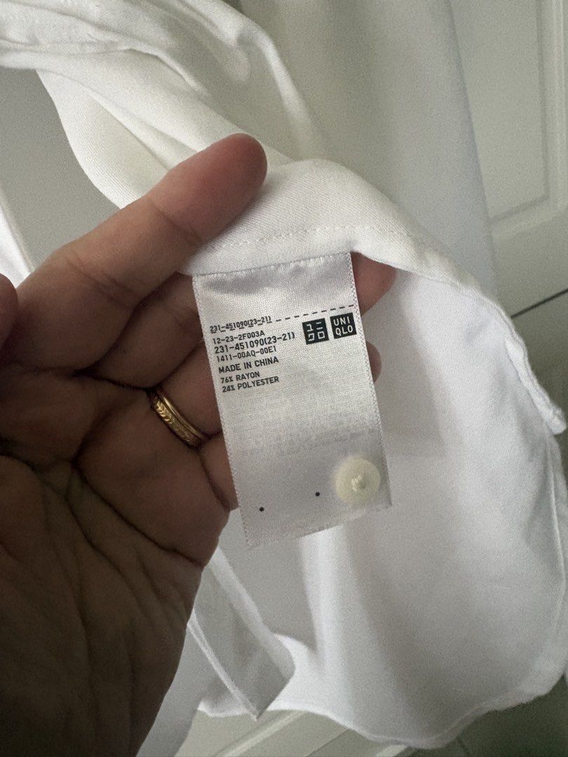Uniqlo Rayon Pintuck Longsleeves (Category: Longsleeves) located in Baras. Submitted by polaxxx (Listing ID 1461011011, Image 3). Description: Size S Worn once only.