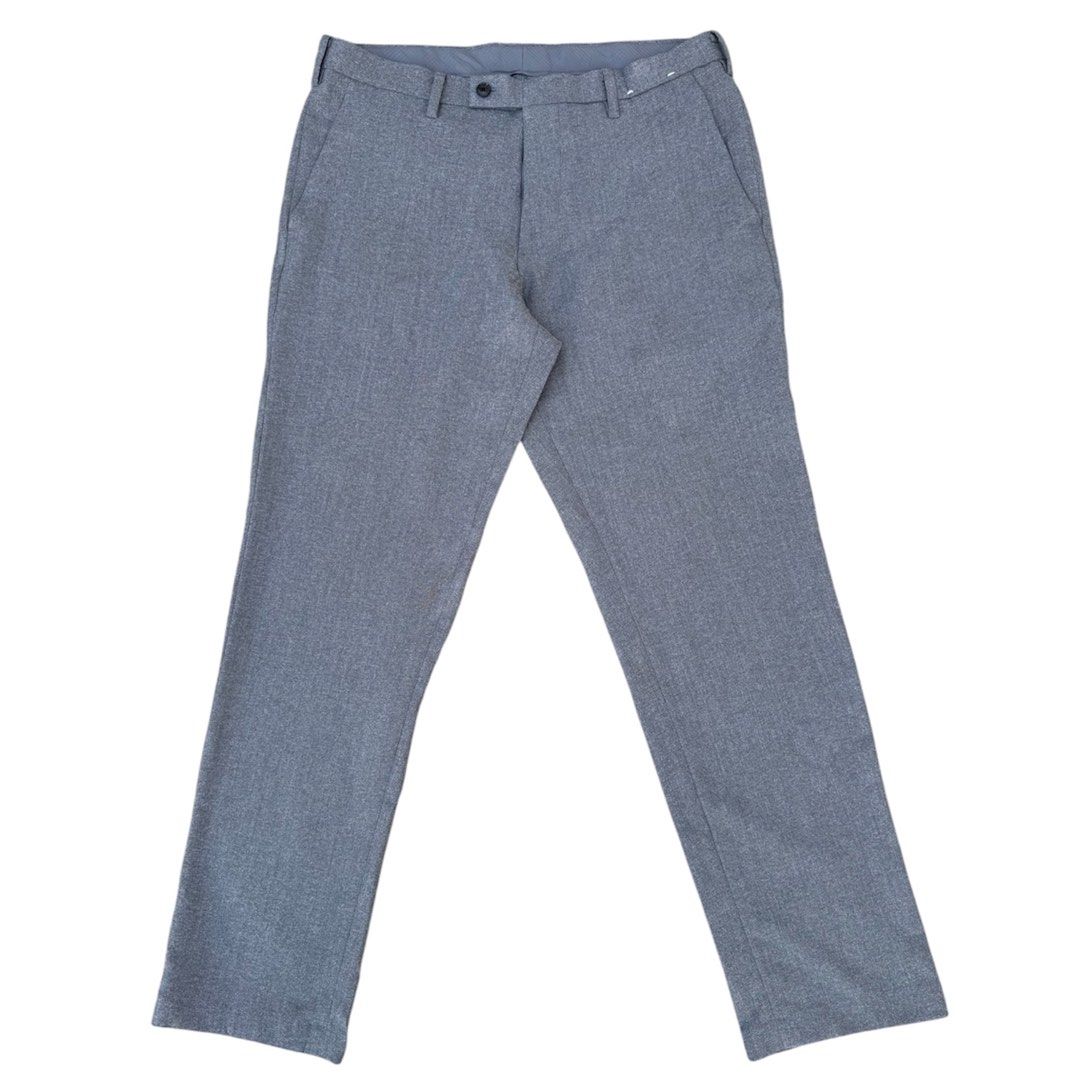 Uniqlo Smart ankle pants (Category: Chinos) located in Kabankalan. Submitted by secondhandgemsz (Listing ID 1460936314, Image 1). Description: Size 33-34W x 39L x 8hem Like new.