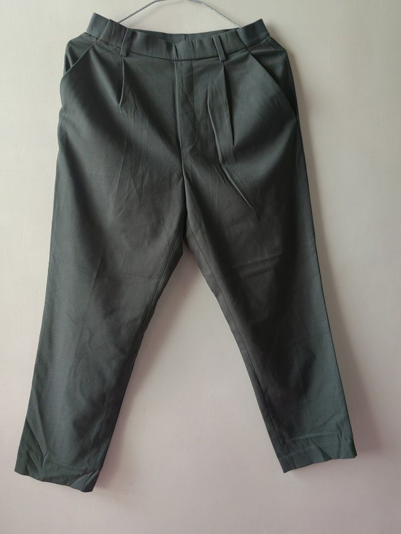 Uniqlo SmartAnkle Trouser Pants (S) (Category: Other Bottoms) located in Baguio. Submitted by kacijom (Listing ID 1461052853, Image 2). Description: 👖₱450 (₱1490 SRP) •UNQ SmartAnkle Trouser Pants- Green gray •Size S, 13" waist laid flat, 35" length •Condition Excellent Used Condition (10/10).