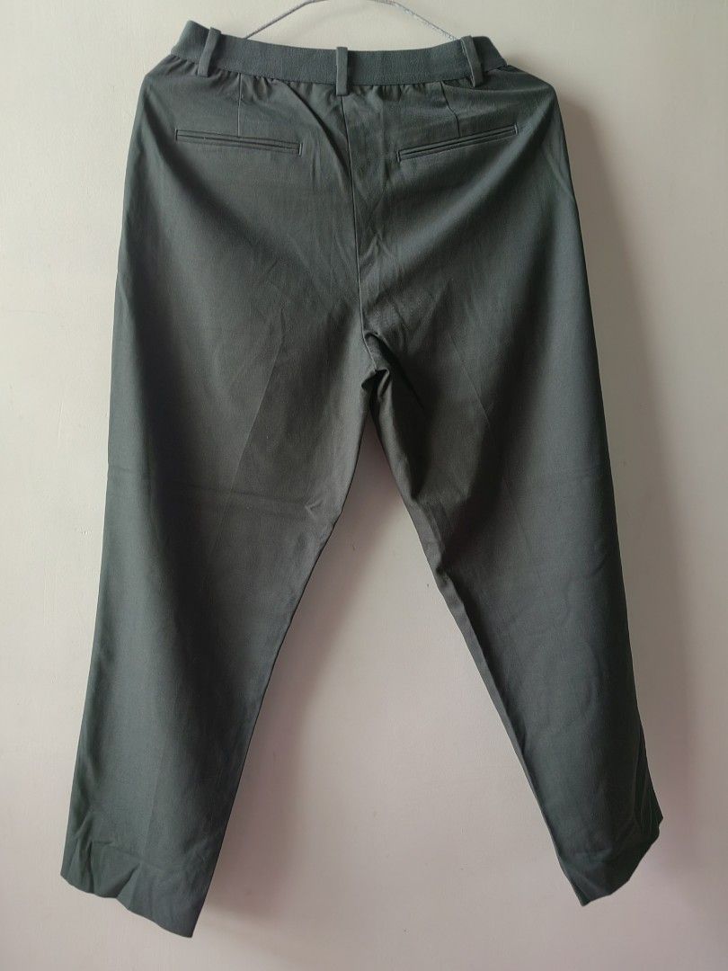 Uniqlo SmartAnkle Trouser Pants (S) (Category: Other Bottoms) located in Baguio. Submitted by kacijom (Listing ID 1461052853, Image 3). Description: 👖₱450 (₱1490 SRP) •UNQ SmartAnkle Trouser Pants- Green gray •Size S, 13" waist laid flat, 35" length •Condition Excellent Used Condition (10/10).