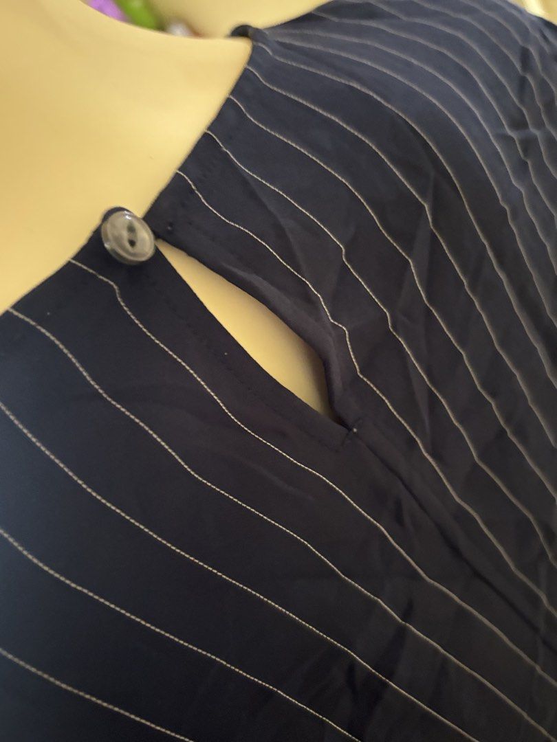 Uniqlo Striped Blouse (Category: Blouses) located in Silang. Submitted by princess_ameerah (Listing ID 1461003519, Image 3). Description: Uniqlo Striped Blouse - Small on tag -Condition 10/10 -Color may vary due to lighting Location:Cavite Shipping via J&T Mode of payment: Gcash,BPI & Maribank 250.