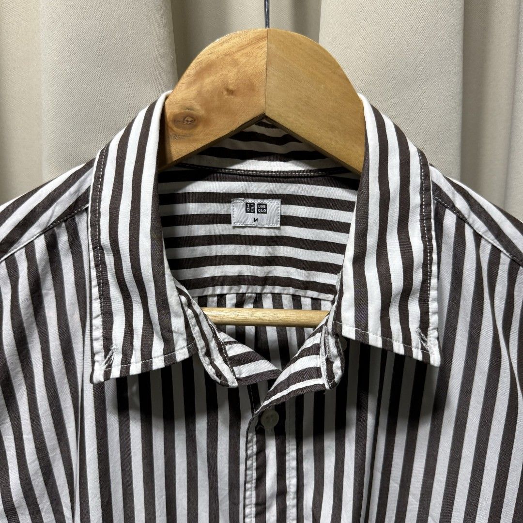 Uniqlo Striped Long Sleeve Shirt - Medium (Category: Formal Shirts) located in Bulacan. Submitted by kennmoldez (Listing ID 1461032020, Image 1). Description: Uniqlo Striped Long Sleeve Shirt Color: White (Brown Striped) Size: Medium Dimes: Width 20.5" | Lenght 29" | 23.5" Condition: Like new 10/10 Issue: None Mode of payment: Gcash (Payment first) Courier: J&T/Lalamove Location: SJDM, Bulacan Note: Thrifted item, already washed. Please manage yo