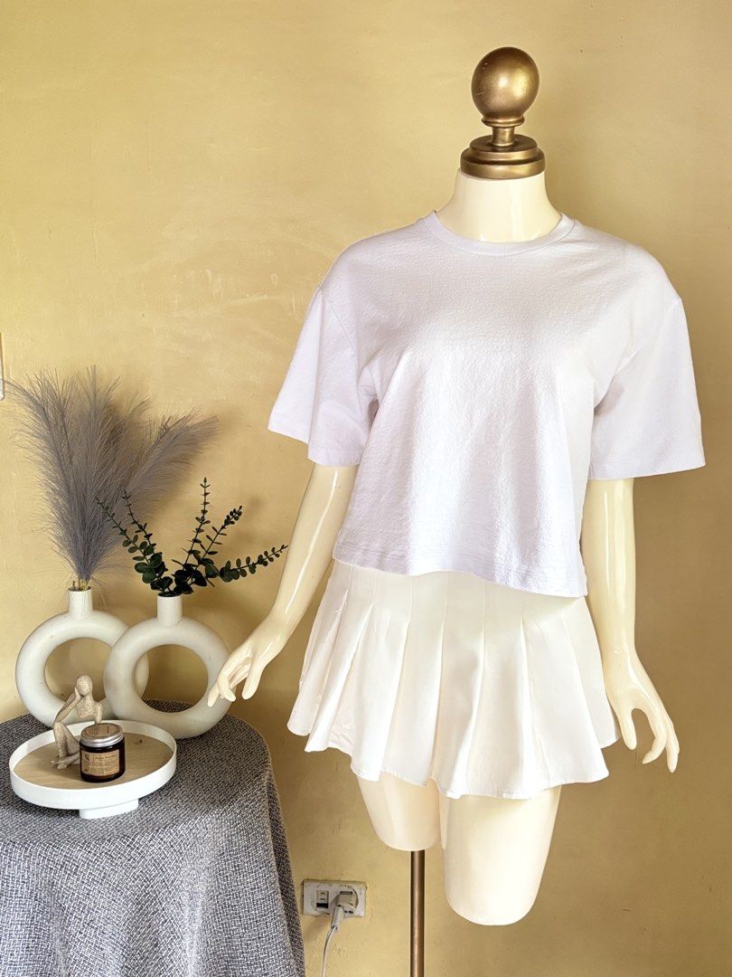 Uniqlo Textured Jersey Shirt (Category: Shirts) located in Silang. Submitted by princess_ameerah (Listing ID 1460995311, Image 3). Description: Uniqlo Textured Jersey Shirt - Large on tag -Condition 10/10 -Color may vary due to lighting Location:Cavite Shipping via J&T Mode of payment: Gcash,BPI & Maribank 250.