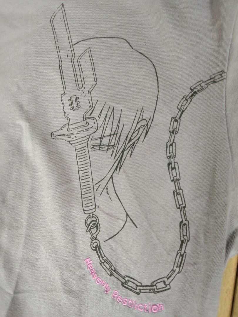 Uniqlo X jujutsu kaizen tee (Category: Shirts) located in Aloran. Submitted by ingsikthrifting (Listing ID 1460933507, Image 2). Description: Uniqlo X jujutsu kaizen tee Very excellent condition No issue just need wash Color rate 10/10 Width 19 Length 25.