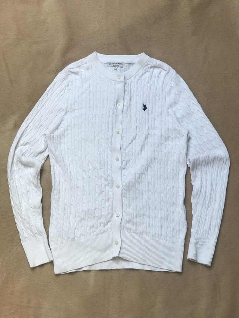 U.S polo Assassin cardigan (Category: Coats, Jackets and Outerwear) located in Alicia. Submitted by aljaber43 (Listing ID 1460985436, Image 1). Description: US polo ass Excellent condition Good as new .