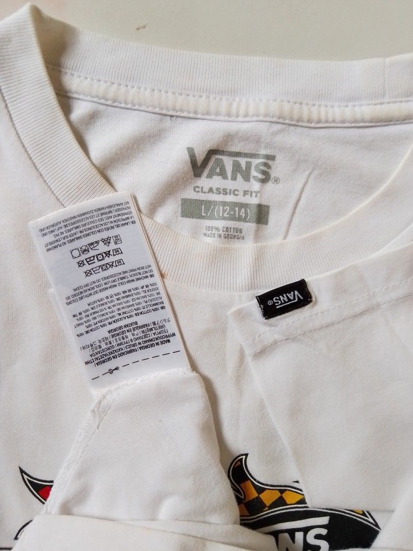 VANS flame youth •made in georgia (Category: Tshirts & Polo Shirts ) located in Batangas. Submitted by 68.thrifts (Listing ID 1461002837, Image 3). Description: size: 16.5 x 24 color rate: 8/10 📌 need wash.