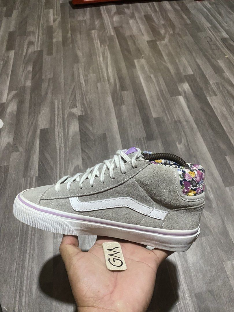 Vans Old Skool OTW Mid (Category: Sneakers) located in Cebu City. Submitted by freemoon.b85e0c (Listing ID 1461096483, Image 2). Description: Vans Old Skool OTW Mid Legit/2nd hand Size 6 usL/3.5 uk/36 euro/22.5 cm Price 550 plus sf Good condition.