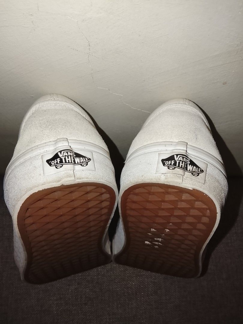 Vans Old Skool White Canvas Suede Shoes (Category: Sneakers) located in Cavite. Submitted by tommycalvinhermesprada (Listing ID 1460933855, Image 3). Description: White Sneakers, slightly used. ichurang bago pa. no issues. Orig.Vans.