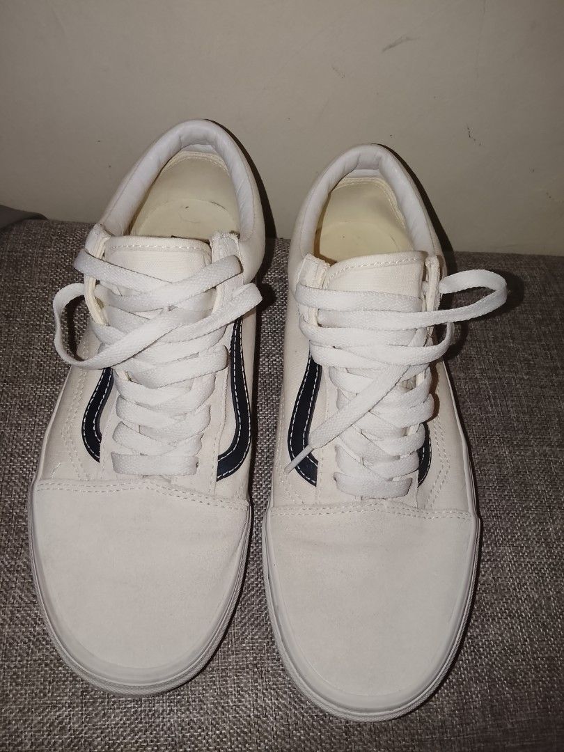 Vans Old Skool White Canvas Suede Shoes (Category: Sneakers) located in Cavite. Submitted by tommycalvinhermesprada (Listing ID 1460933855, Image 2). Description: White Sneakers, slightly used. ichurang bago pa. no issues. Orig.Vans.