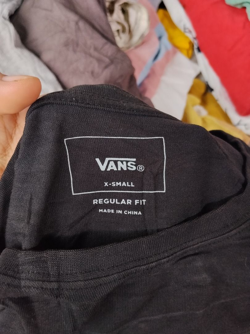 VANS TSHIRT (Category: Tshirts & Polo Shirts ) located in Caloocan City. Submitted by chimi_eya (Listing ID 1460971073, Image 2). Description: .