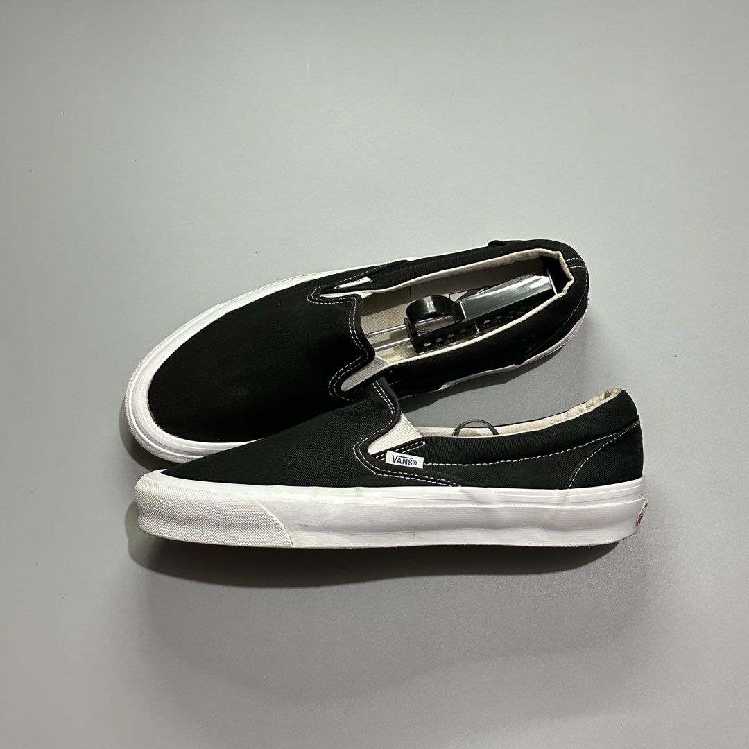 VANS VAULT SLIP ON (Category: Sneakers) located in Baguio. Submitted by macshop_items (Listing ID 1460972928, Image 1). Description: VANS VAULT SLIP ON - Size 10us(28cm) - Excellent condition - Signs of usage ₱ 2,480 + sf.